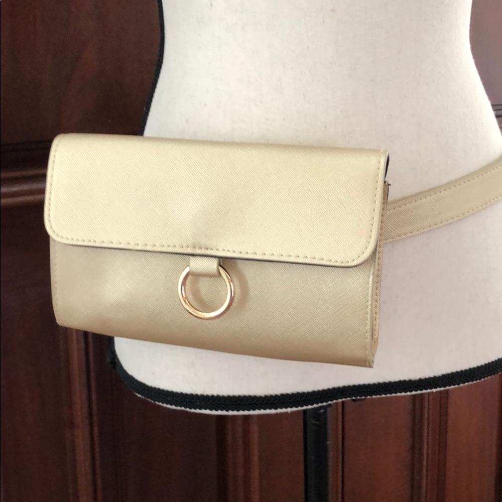 Gold Convertible crossbody/ belt bag NEW sz Med